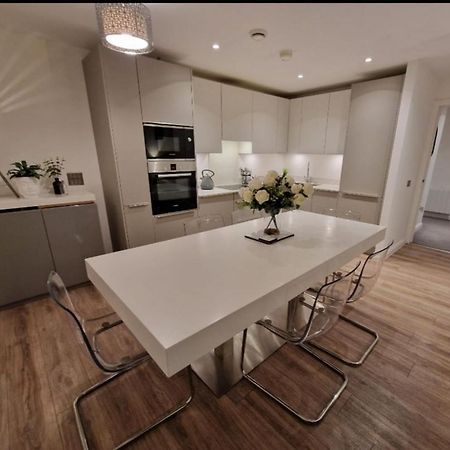 Modern Apartment, Sleeps 6, Belfast City Centre Екстер'єр фото