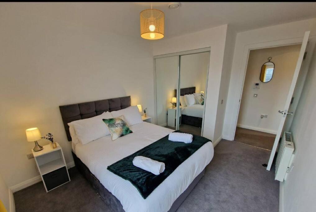 Modern Apartment, Sleeps 6, Belfast City Centre Екстер'єр фото