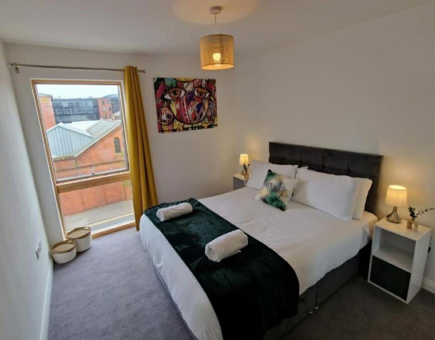 Modern Apartment, Sleeps 6, Belfast City Centre Екстер'єр фото