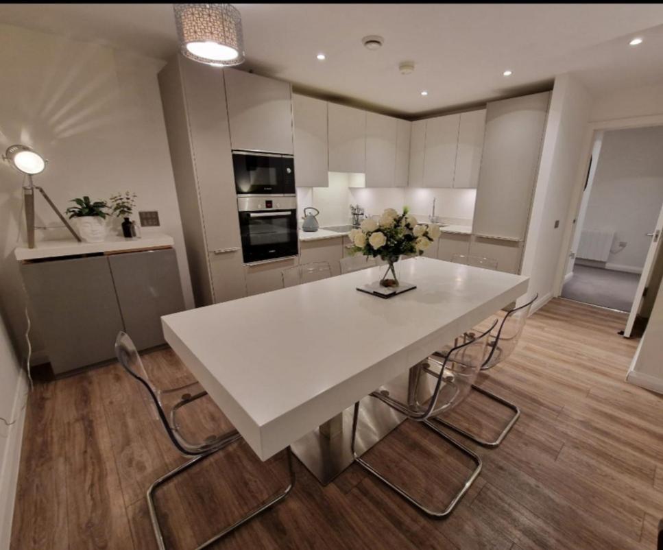 Modern Apartment, Sleeps 6, Belfast City Centre Екстер'єр фото